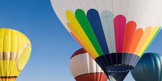 “不耐老”的4位男星，年轻时是帅的教科书，老了却丑得千姿百态